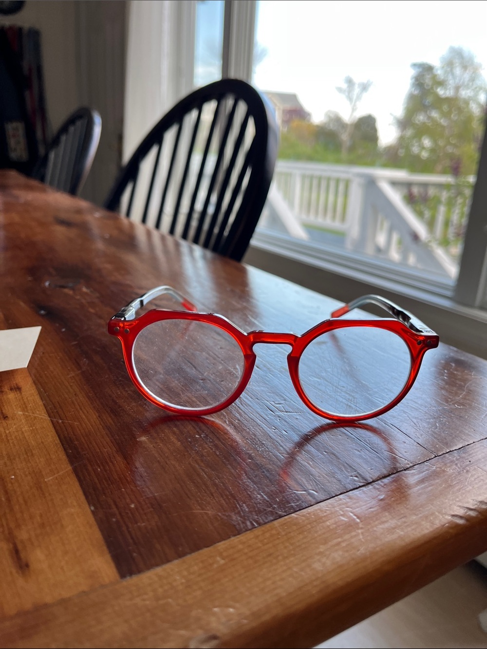 +1.5 Round Red Clear-Lens Glasses with tortoiseshell sides